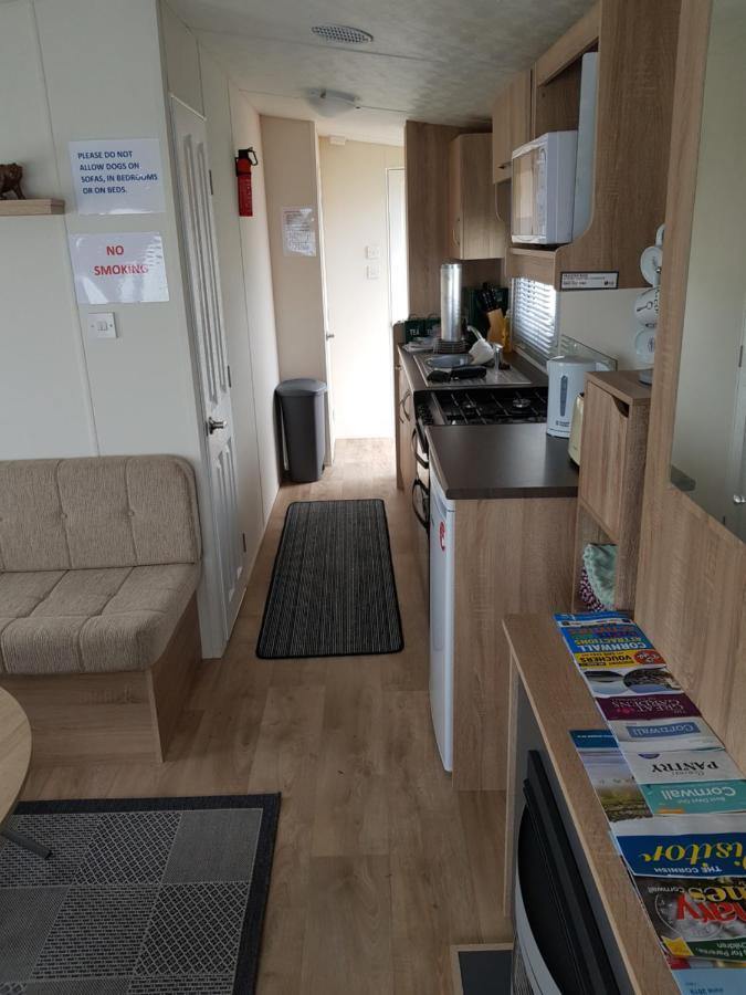 Delta Santana Appartement Looe Buitenkant foto