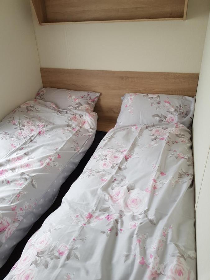 Delta Santana Appartement Looe Buitenkant foto